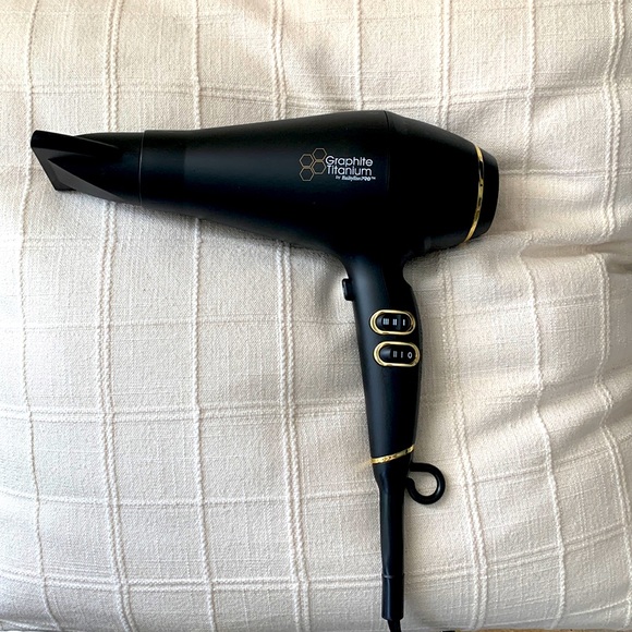BabylissPro Graphite Titanium ionic Dryer - Picture 1 of 8